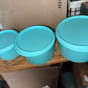 Set of 3 Tupperware One touch canisters